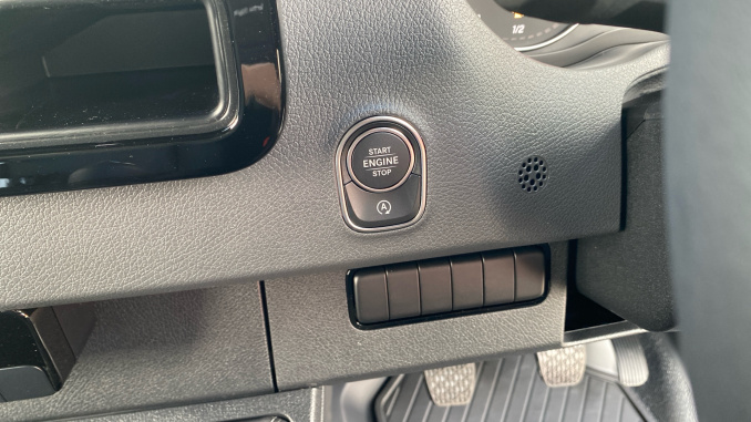 Mercedes-Benz Sprinter 315Cdi L2 Diesel Rwd 3.5t H2 Select Van - Image 34